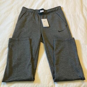 Nike NWT Therma-Fit straight leg sweatpants Men’s Medium